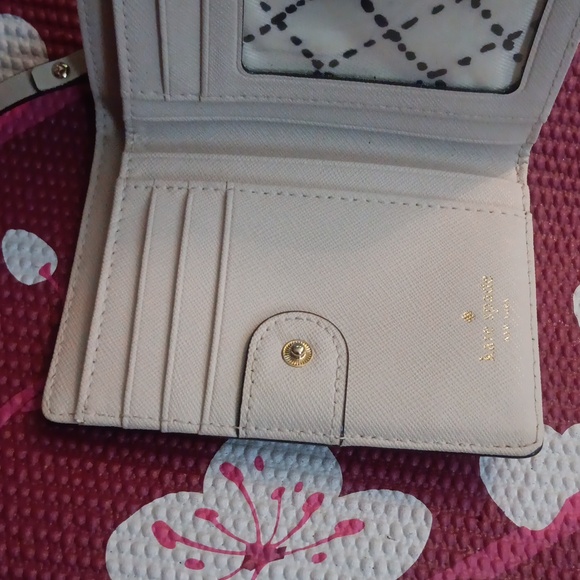 Kate Spade - Picture 4 of 6